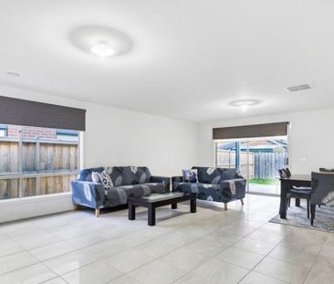 16 Renoir Avenue, Pakenham - Photo 4