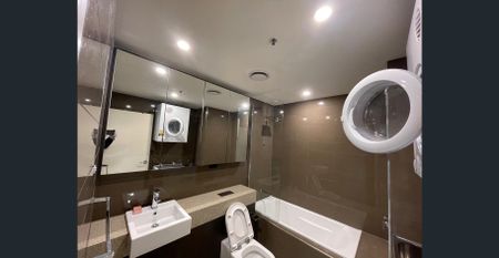 Furnished modern 2 bedroom + Study Apt Near Green Square Station - Photo 2