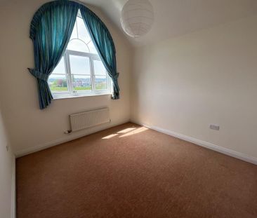 3 bedroom apartment to rent - Photo 4