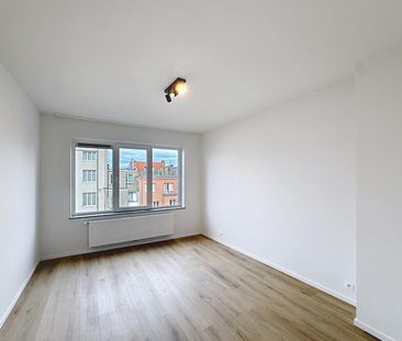 Appartement 1 chambre rénové avec balcon – quartier Juillet/Parc Ge... - Photo 2
