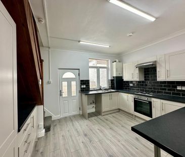 2 bedroom terraced house to rent - Photo 3