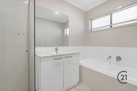 Ideal Family Living! - Photo 5