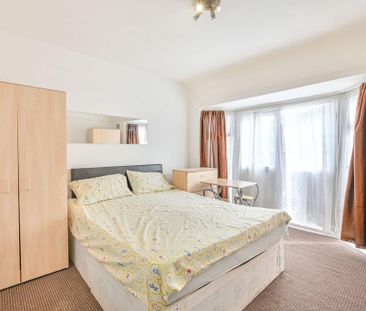 5 bedroom semi-detached house to rent - Photo 4