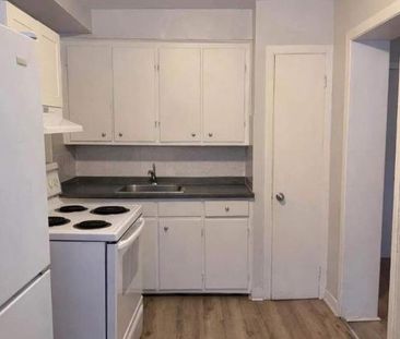 1 CH - 1 SDB - Montréal - $1,140 /mo - Photo 2