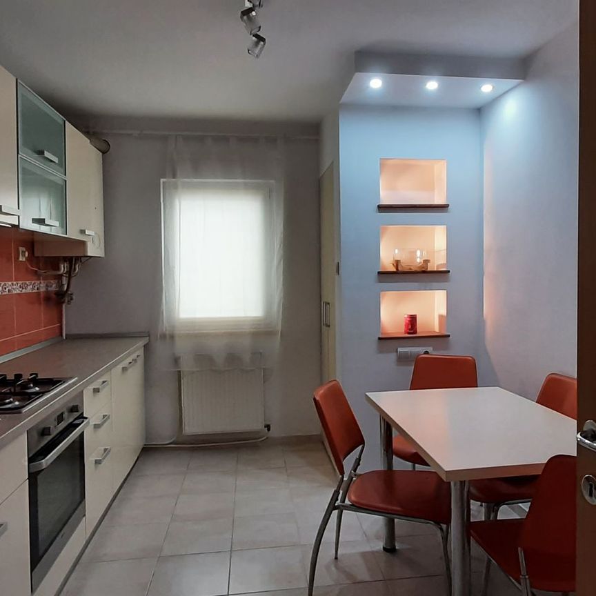 Apartament 3 camere, centrala pe gaz, balcon - Fotografie 1