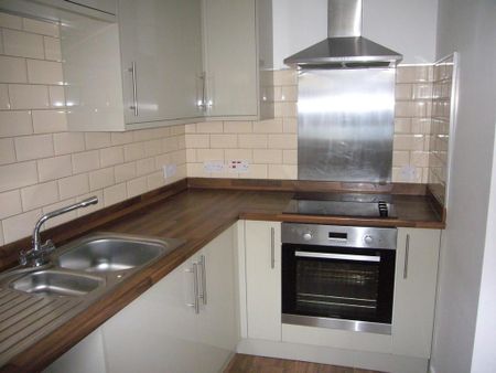 3 bedroom end of terrace house to rent - Photo 5