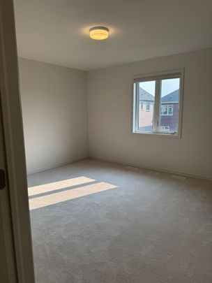 For Lease - 32 Twinleaf Crescent, Adjala-Tosorontio, Ontario - Photo 1