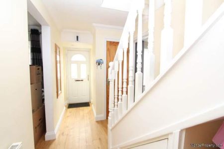 3 bedroom property to rent in Rayleigh - Photo 3