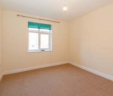 Pendle Court, Leigh, WN7 3AB - Photo 1