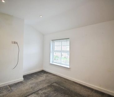 2 bedroom end of terrace house to rent - Photo 3