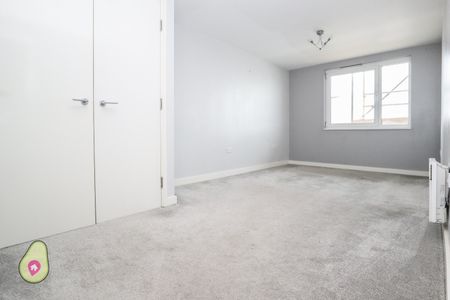 2 bed flat to rent in North Court, Upper Charles Street, Camberley, Surrey, GU15 3GX - Photo 4