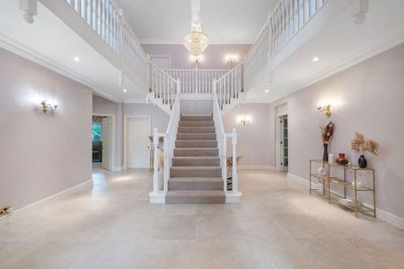 6 bedroom detached house to rent - Photo 2