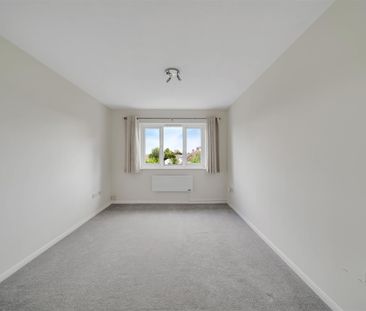 Flat To Let - Photo 1