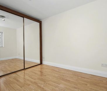 3 bedroom end of terrace house to rent - Photo 1