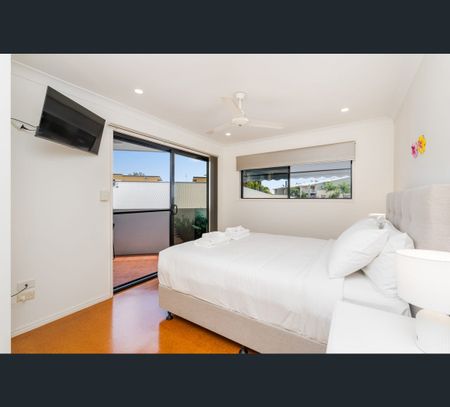 2/179 Torquay Road, Scarness, Qld 4655 - Photo 5