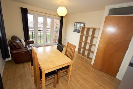 26 Barnsdale Close - Photo 2