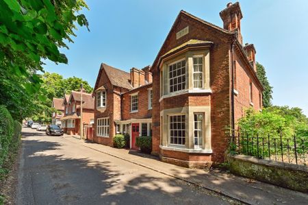 6 bed detached house to rent in High Street, Maidenhead, SL6 - Photo 5