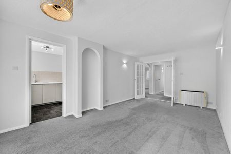 2 bedroom flat to rent - Photo 2