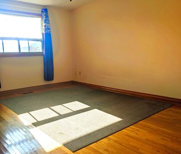 For Lease - 176 Conlins Road Unit# Main, Toronto, Ontario - Photo 6