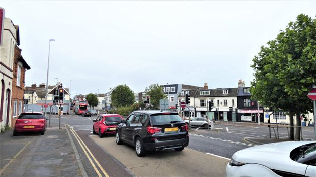 A 2 Bedroom Apartment Instruction to Let in St Leonards on Sea - Photo 1