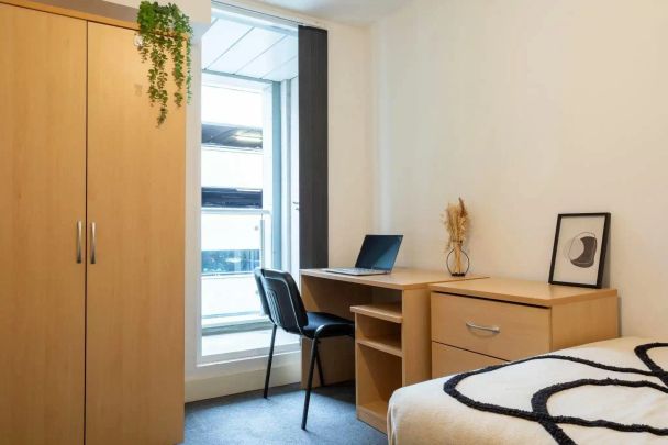 Silver Non Ensuite Top Floor - Photo 1