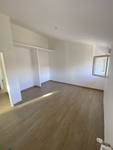 Location Appartement 4 pièces 88m² ARVEYRES 33500 - Photo 3