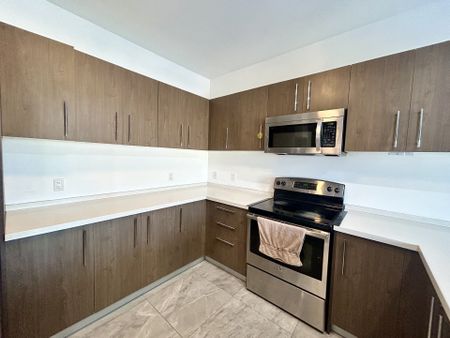 For Lease - 2619 Sheffield Boulevard Unit# 19, London South, Ontario - Photo 2