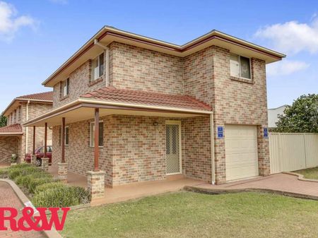 Great Location - 3 bedroom home - Photo 5