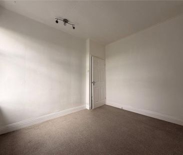 2 bedroom end of terrace house to rent - Photo 4