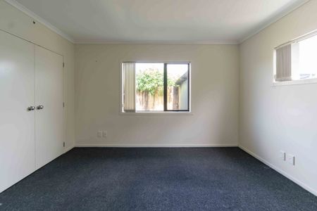Three Bedroom Brick Home - Photo 3