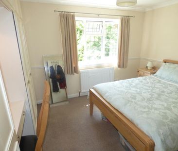 2 bedroom end of terrace house to rent - Photo 4