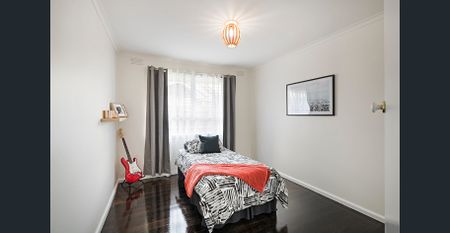 4 bedroom family home - Photo 4