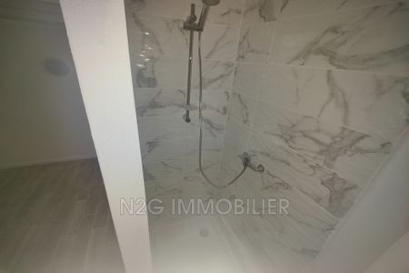 Location Appartement 1 pièce 14m² GRASSE 06130 - Photo 3