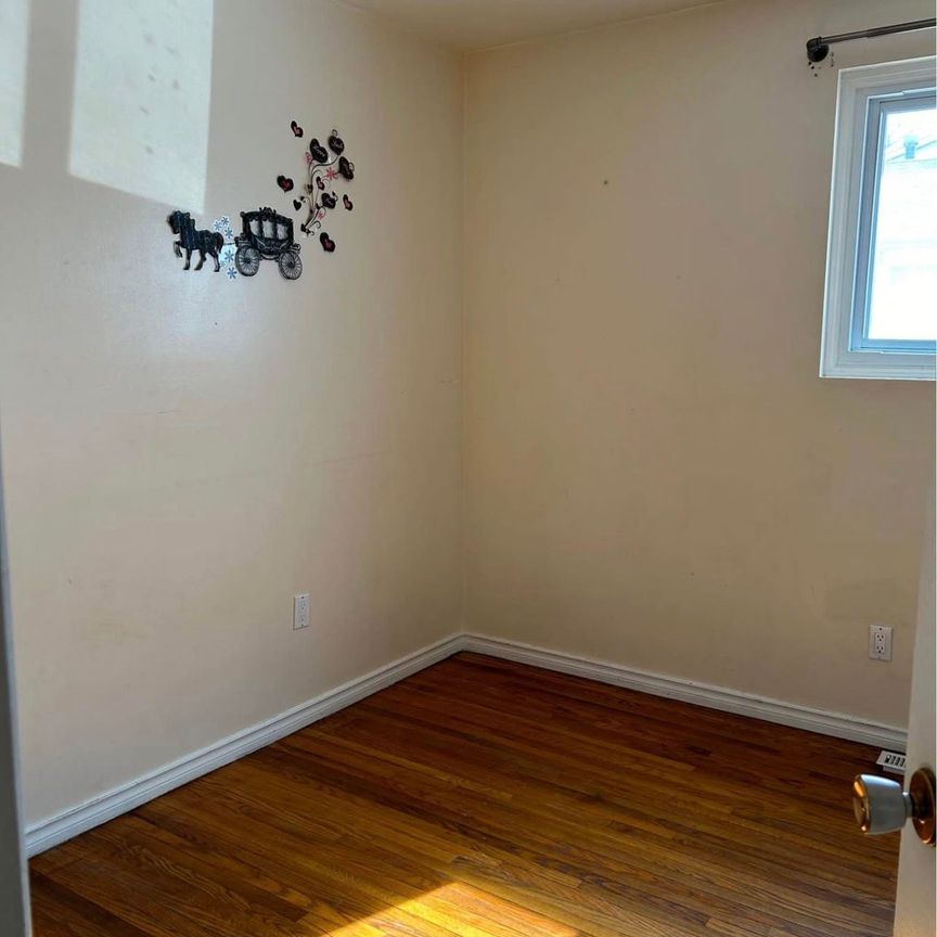 For Lease - 100 Sutherland Avenue, Brampton, Ontario - Photo 1