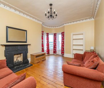 3 bedroom flat to rent - Photo 1
