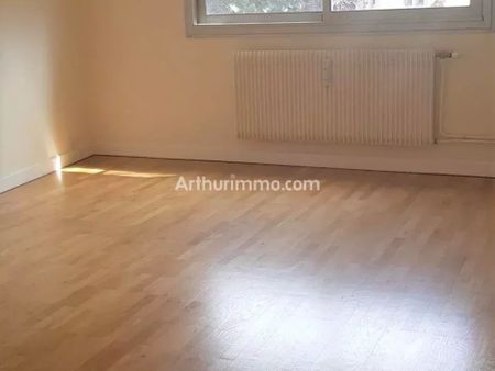 Location Appartement 4 pièces à Lons-le-Saunier - Photo 3