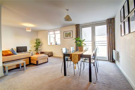 Midlothian Court, Worsdell Drive, Gateshead, NE8 2FA - Photo 2