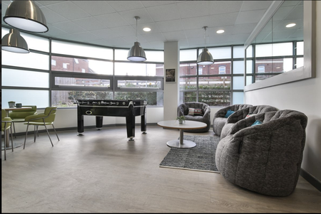 1 bedroom in a flat share to rent - Photo 2