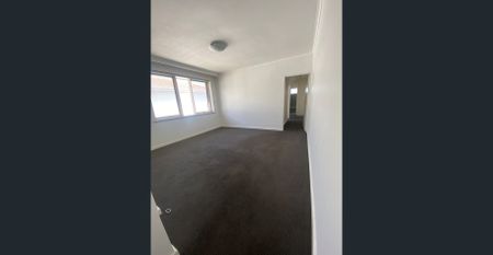 BOUTIQUE QUIET BLOCK – ONLY 6 APARTMENTS - Photo 3