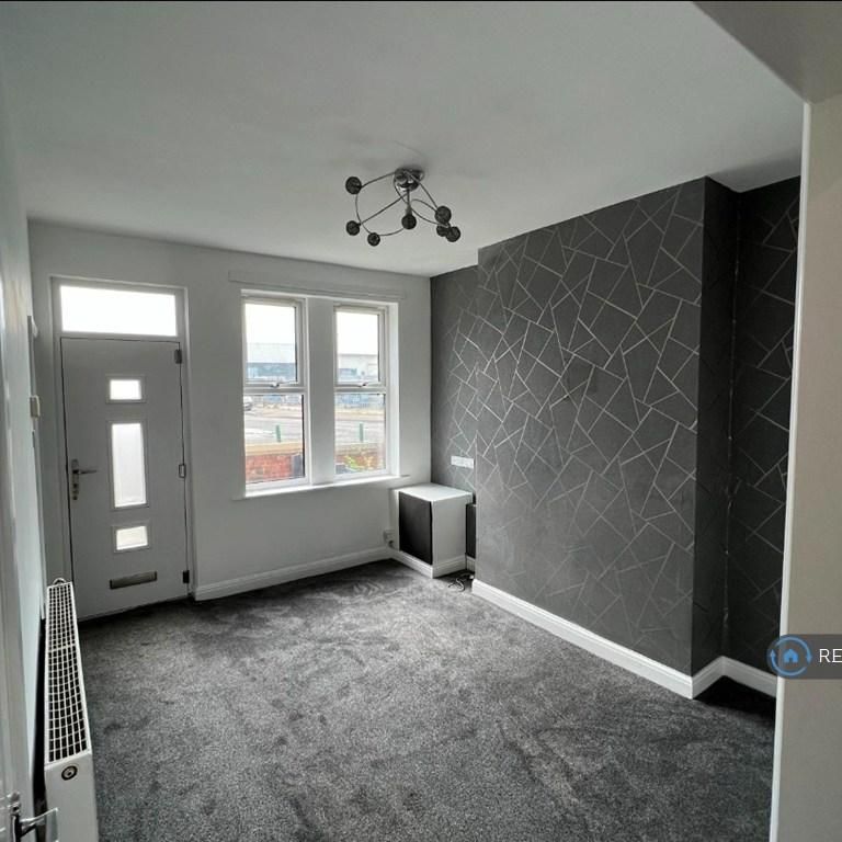 2 bedroom terraced house to rent - Photo 1
