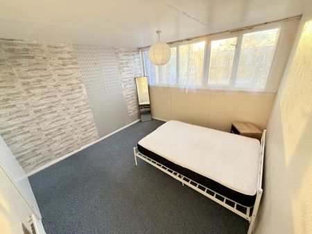 5 Bed Terraced House, Gavestone Road, SE12 - Photo 3