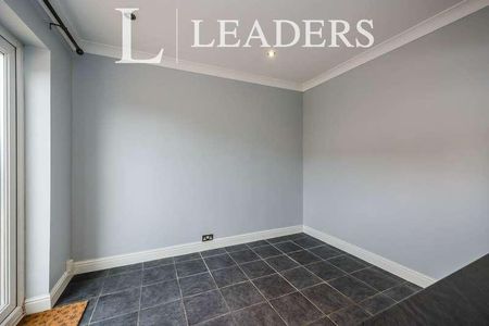 Highclere Avenue, Havant, PO9 - Photo 5