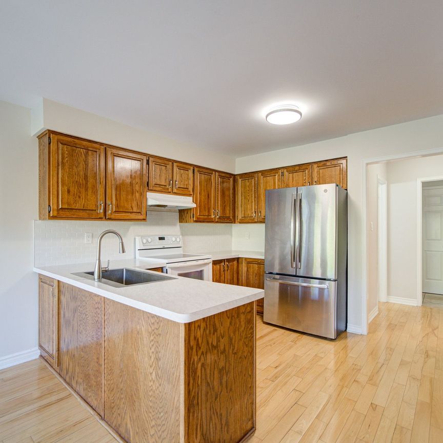 For Lease - 1246 Heathfield Crescent, Oakville, Ontario - Photo 1