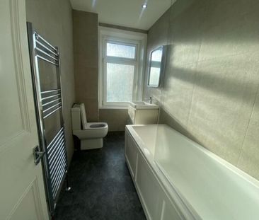 4 bedroom terraced house to rent - Photo 5