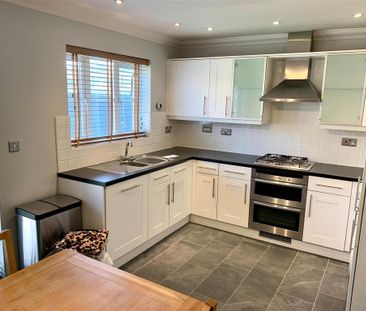 3 bedroom end of terrace house to rent - Photo 5