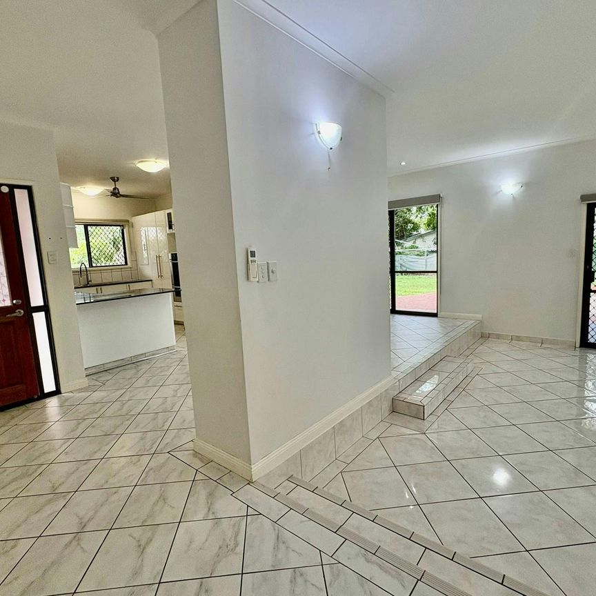 NEAT & COMFORTABLE - Photo 1