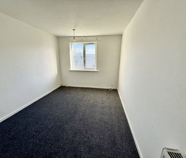 Pembroke, Glasgow, G74 - Photo 4