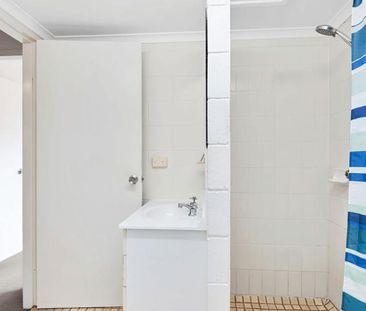 Stylish Apartment Living in Prime Cairns North Location - Photo 2