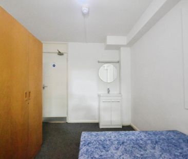 Price £500 pcm - Available Now - Furnished - Photo 3