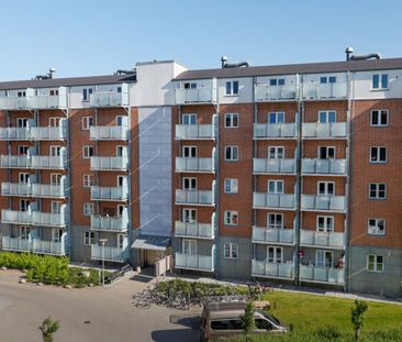 Dejlig 2-værelses lejlighed med en skøn altan - Foto 2